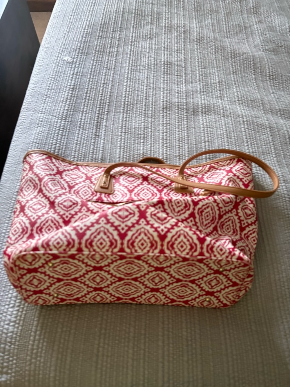 Crown & Ivy Red and White Geometric Tote with Tan Handles